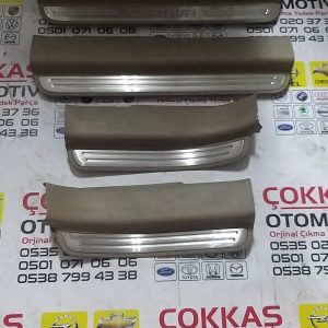 Chevrolet captiva marşpiyel plastigi